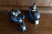 2 Small bat bikes and imaginext batman figures