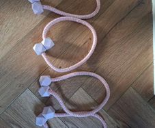 Magnetic curtain ties