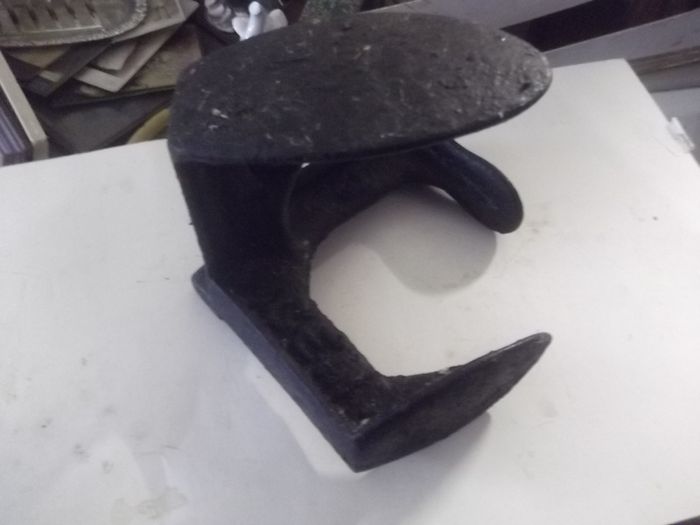 a antique cast irion shue maker  lass