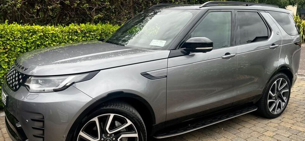 Land Rover 2024 Discovery Hse Comm. Price Drop
