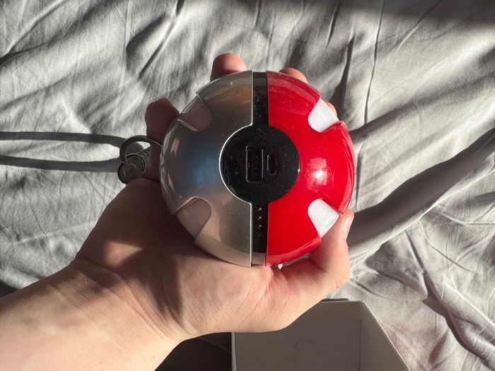 Pokemon Pokeball charger