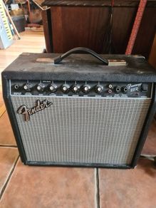 Fender frontman 25