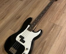 Fender P Bass
