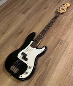 Fender P Bass