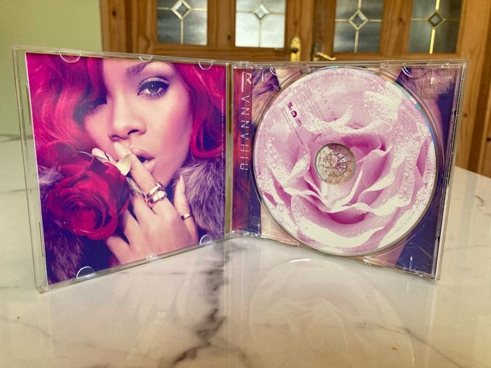 Rihanna Loud