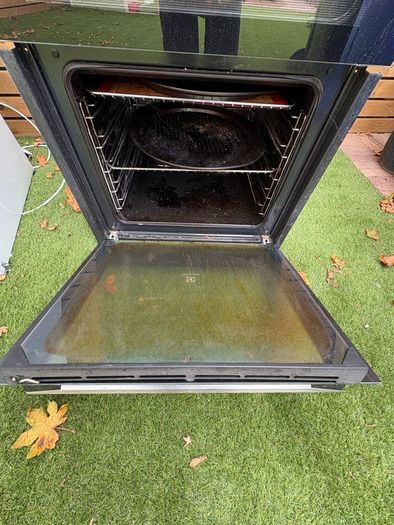 Oven/Microwave & Fridge