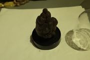 Grey/black kidney shaped agate