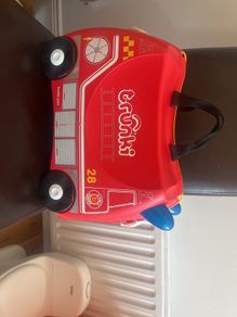 Kids Trunki - fire engine design