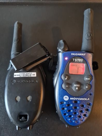Motorola T5720 FM Walkie Talkie 2 Way Radio
