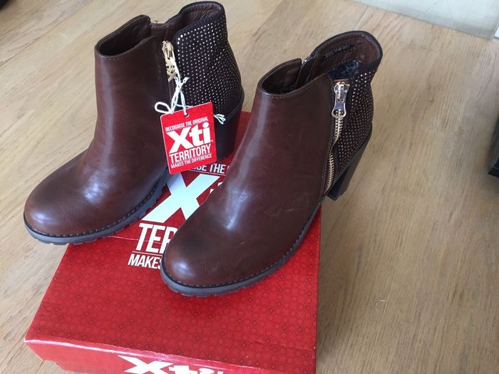 Xti brown boots