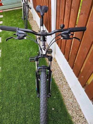 Carrera Valour 27.5 Mountain Bike L Frame Like New