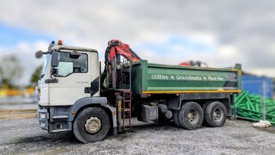 MAN Grab Lorry