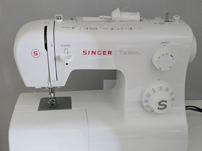 Singer Tradition 2282 - Sewing machine
