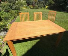 kitchen table and chairs