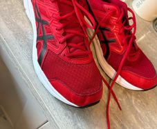 Men's Ascis runners