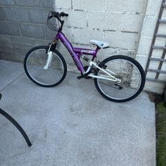 Girls bike