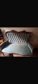Victoria style Queen Anne set
