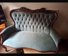 Victoria style Queen Anne set
