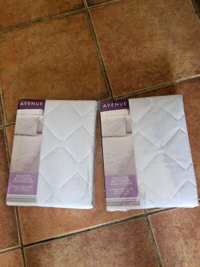 Bedlinen 2 Full Matching Bedlinen Sets for Single Beds - see description for details