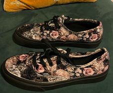 Brand New Floral Velvet Vans Size 5