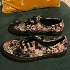 Brand New Floral Velvet Vans Size 5