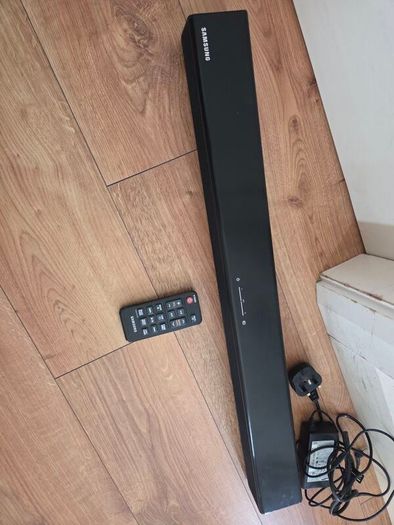 Samsung sound bar HW J250, great condition