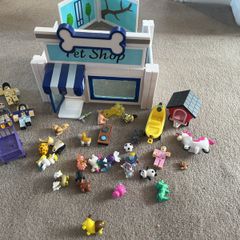 Roblox pet shop and figurines