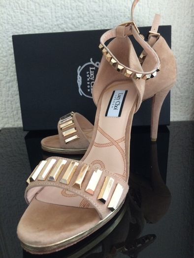 High heels ( Lucy Choi)