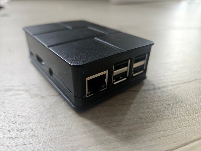 Raspberry Pi 3b and case