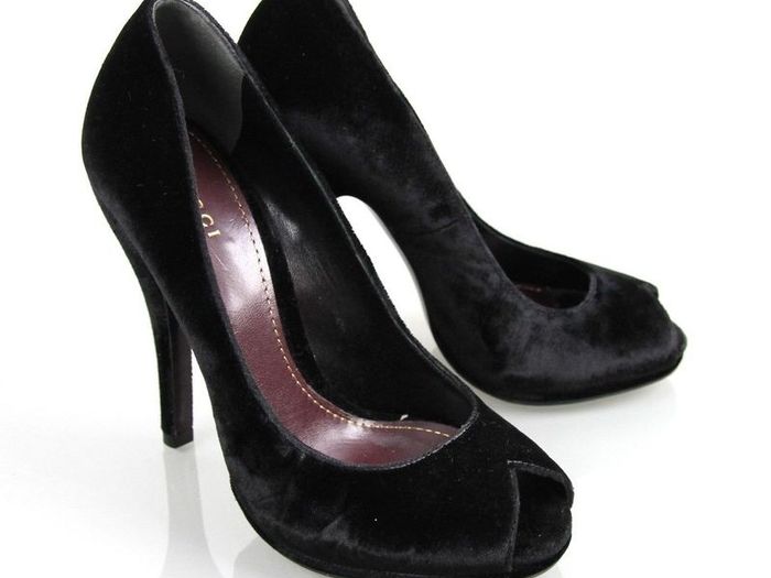 New Gucci Elizabeth Black Velvet Heart Shaped Open Toe Heels Platform