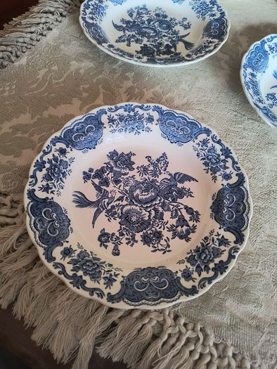 Ridgeway of Staffordshire - Windsor Plates.