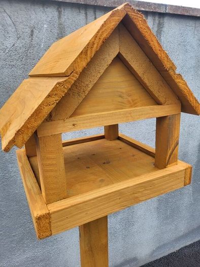 Bird table