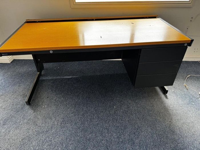 Clearance Sale Office Chairs, Tables, Shelves