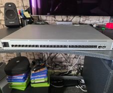 Ubiquiti  Usw-pro-max-24