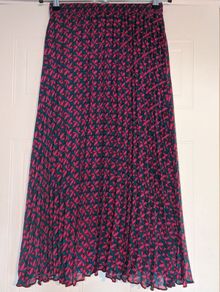 perfect for Summer pleated midi/maxi skirt