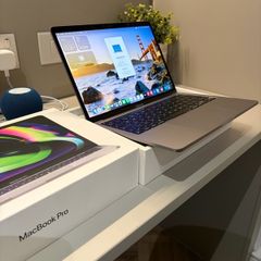 Apple MacBook Pro M2 2022 13 inch 8GB 256gb Grey
