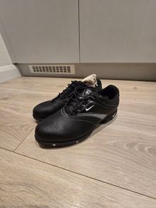 golf shoes