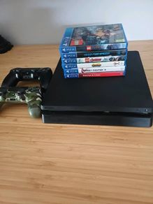 Playstation 4 - x2 Controllers - x6 Games