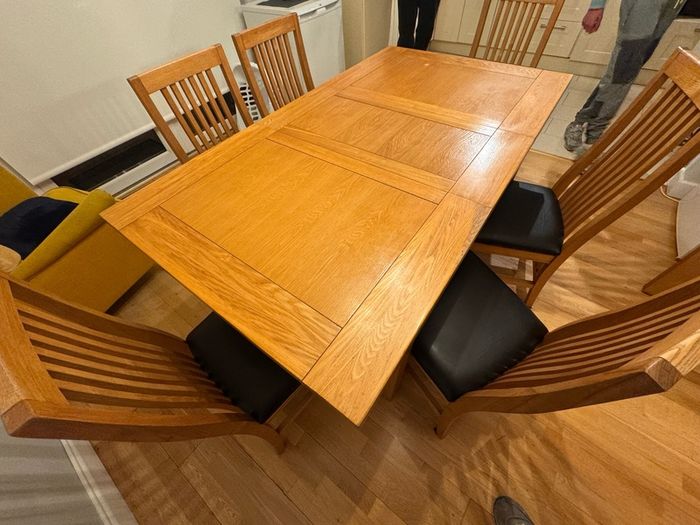Solid Oak Extending Dining Table and 6 Chairs Set