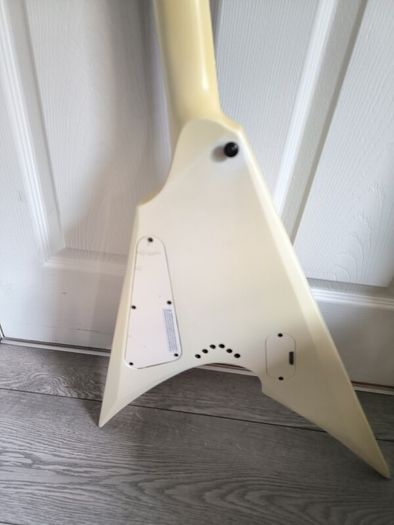 ESP LTD Arrow NT Arctic Metal - Snow White Satin