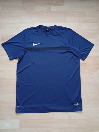 Nike Dri-Fit T-shirt  ((XL Adult))