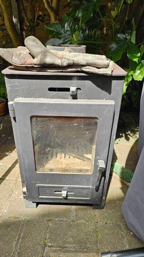 Wood burning stove