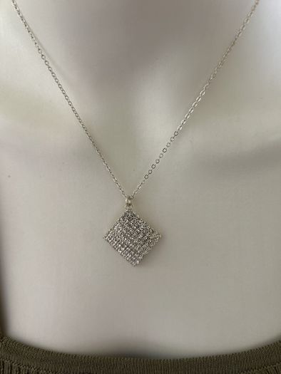 Silver tone sparkling necklace