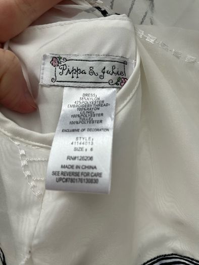 Pippa & Julie girl's dress, Age 6 (Free girls clothes/items for first buyer to offer asking price on this)