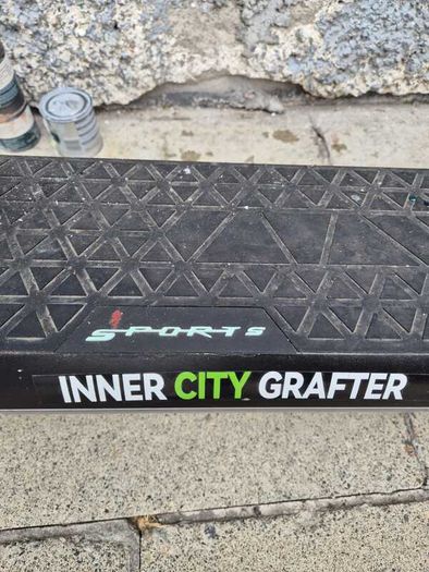 Inner city grafter electric scooter