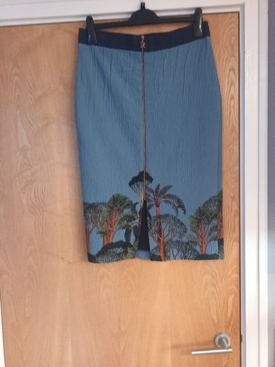 Exquise A-Line Skirt.  S. 14.