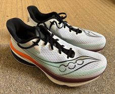 Saucony Endorphin Azura