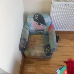 Peppa pig child's chair for free.