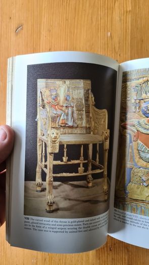 Tutankhamen. Penguin Book. VINTAGE FIRST EDITION 1965. Paperback In Good Condition.