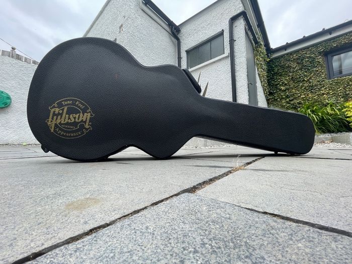 gibson j-185 acoustic guitar
